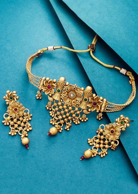 Bridal Choker Necklace Ideas | Bridal Jewellery | Jewellery Design | Indian  Weddi… | Wedding blouse designs, Fashionable saree blouse designs, Indian  bridal fashion