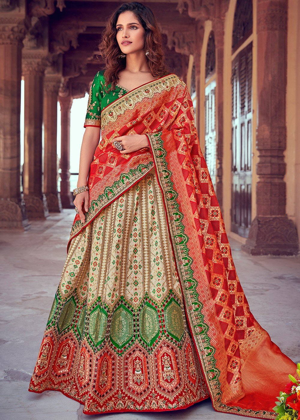 Perfecting your Wedding Look with A Perfectly Draped Dupatta – The Loom Blog