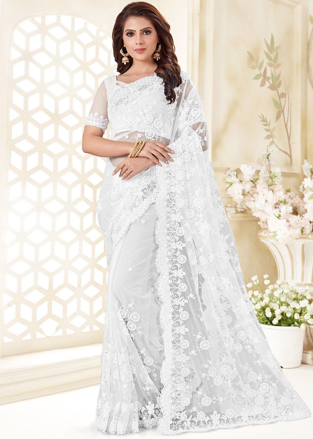 Share more than 80 white saree pics latest