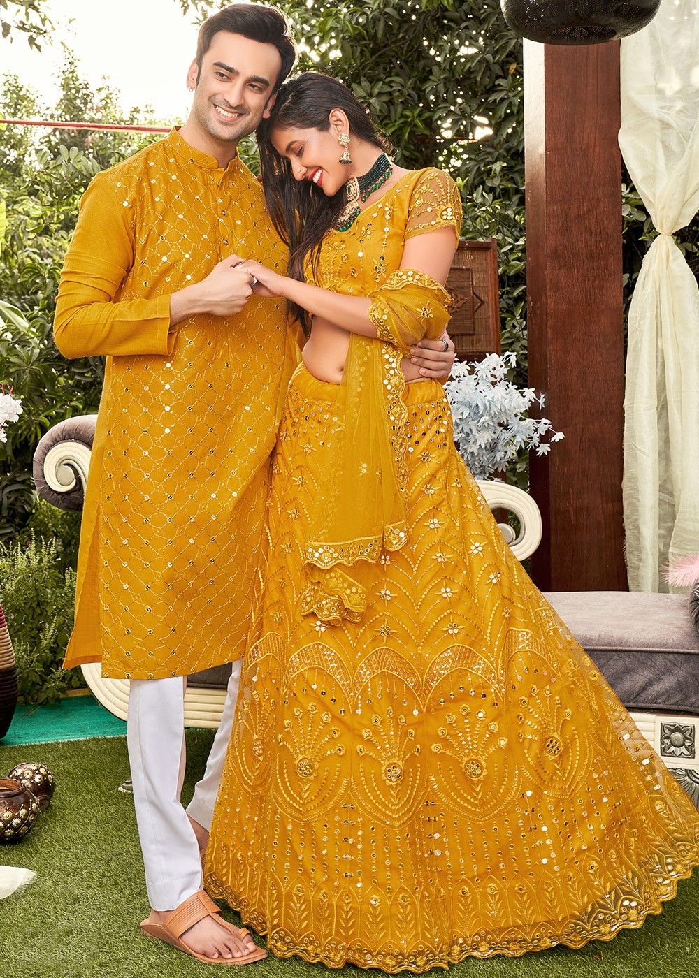 New Trending Matching Couple Dresses In Print Fabric | Wedding matching  outfits, Couple dress, Matching couple outfits