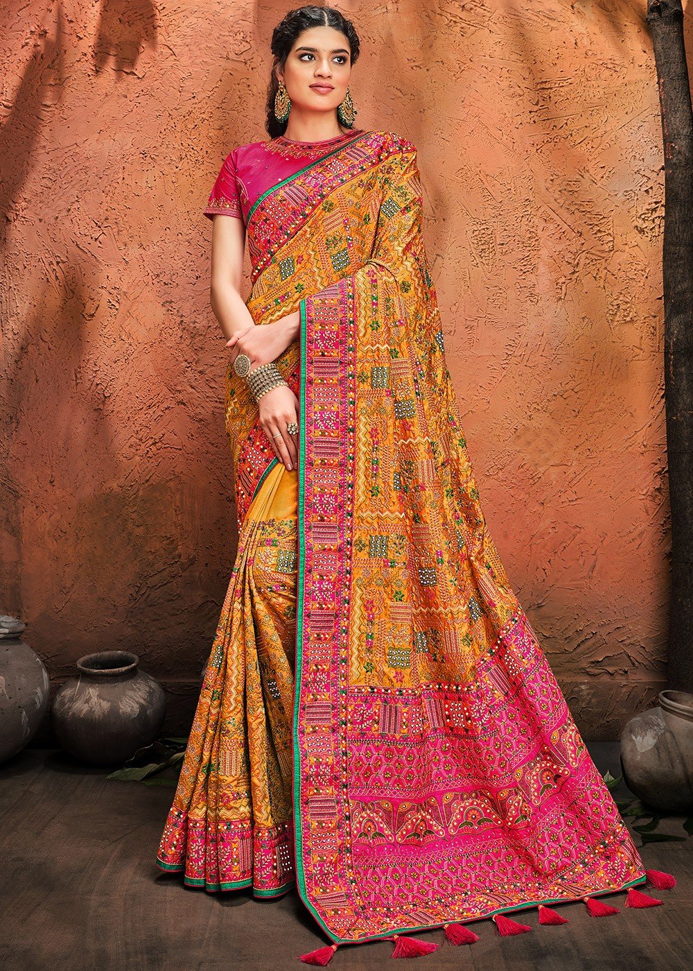 Buy the elegant Rouge Pink Designer Banarasi Saree online-Karagiri