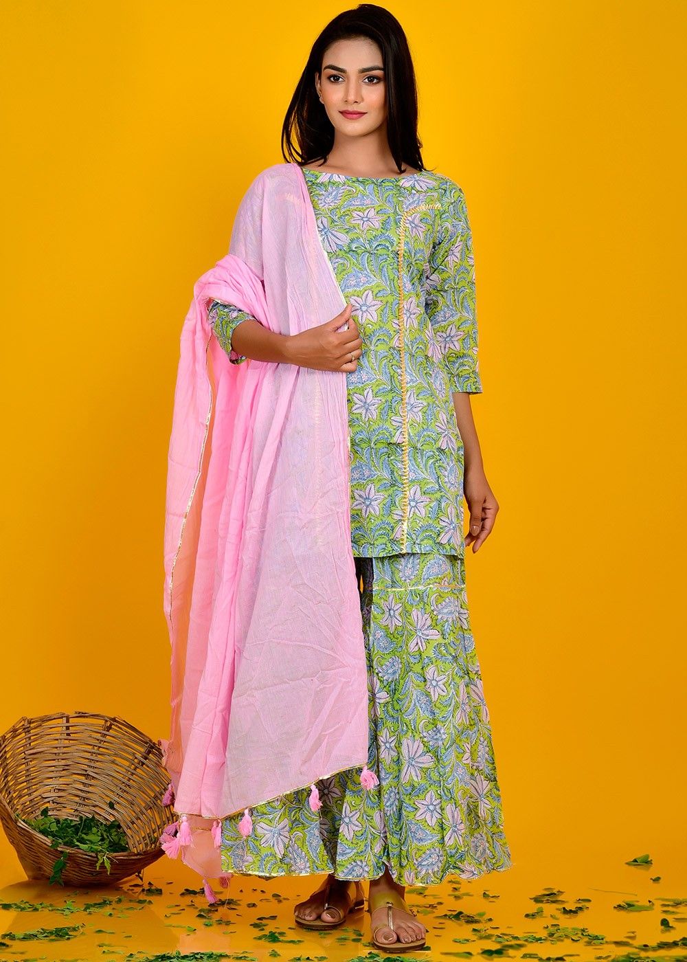 Buy Magicthreads Women's BGREEN BANARASI JACQUARD SILK Unstitched Salwar  Suit Material(ST_GAMLA_B Green) at Amazon.in