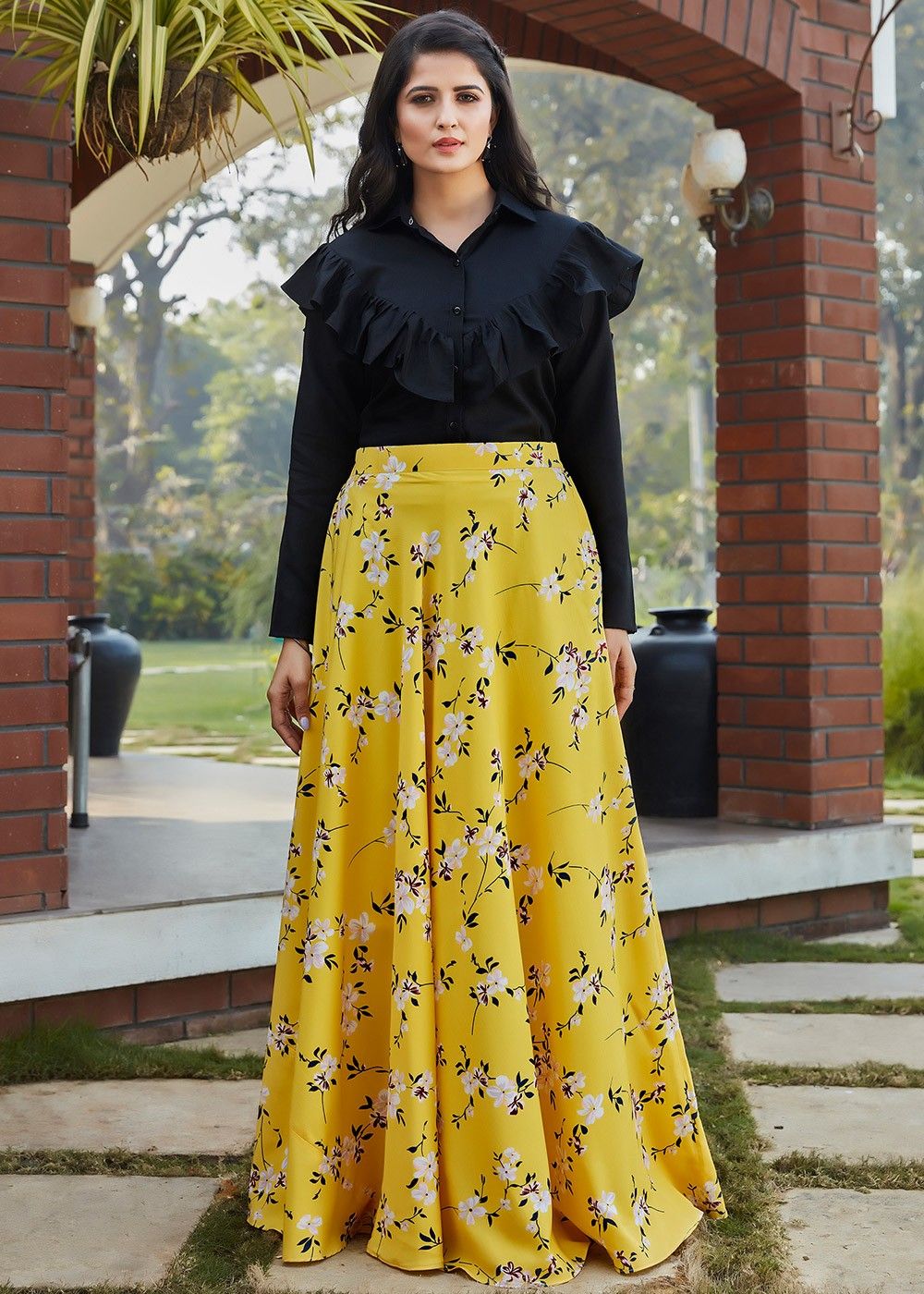 Aggregate more than 76 long black floral skirt