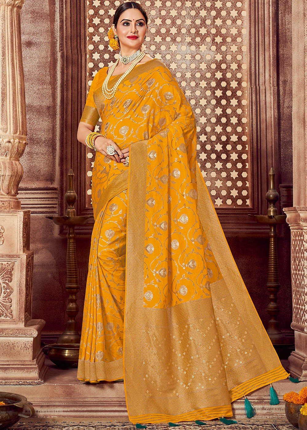 Wedding Yellow Heavy Banarasi Silk Saree, With Blouse Piece at Rs 700 in  Surat