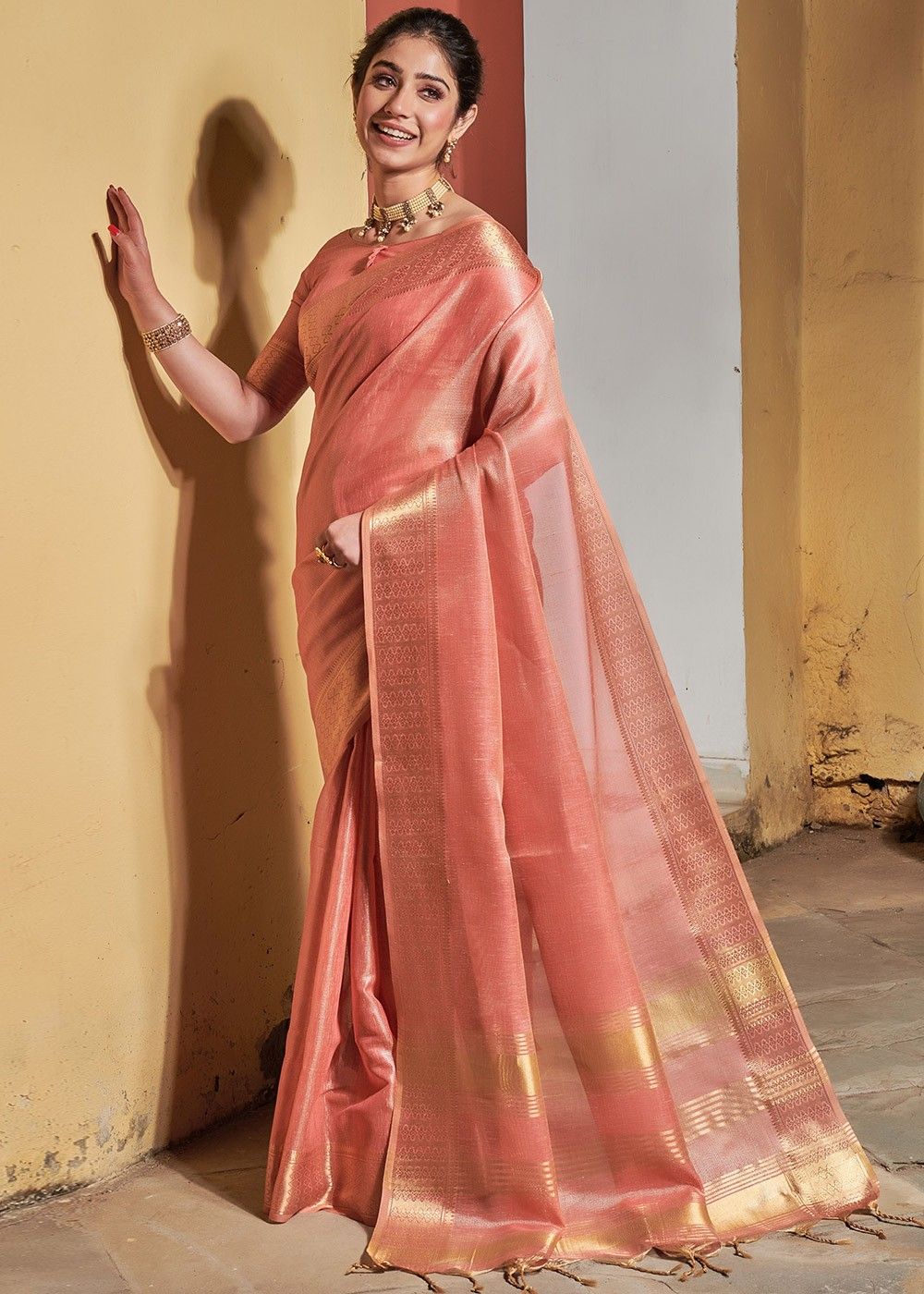 Details 80+ peach saree silk latest