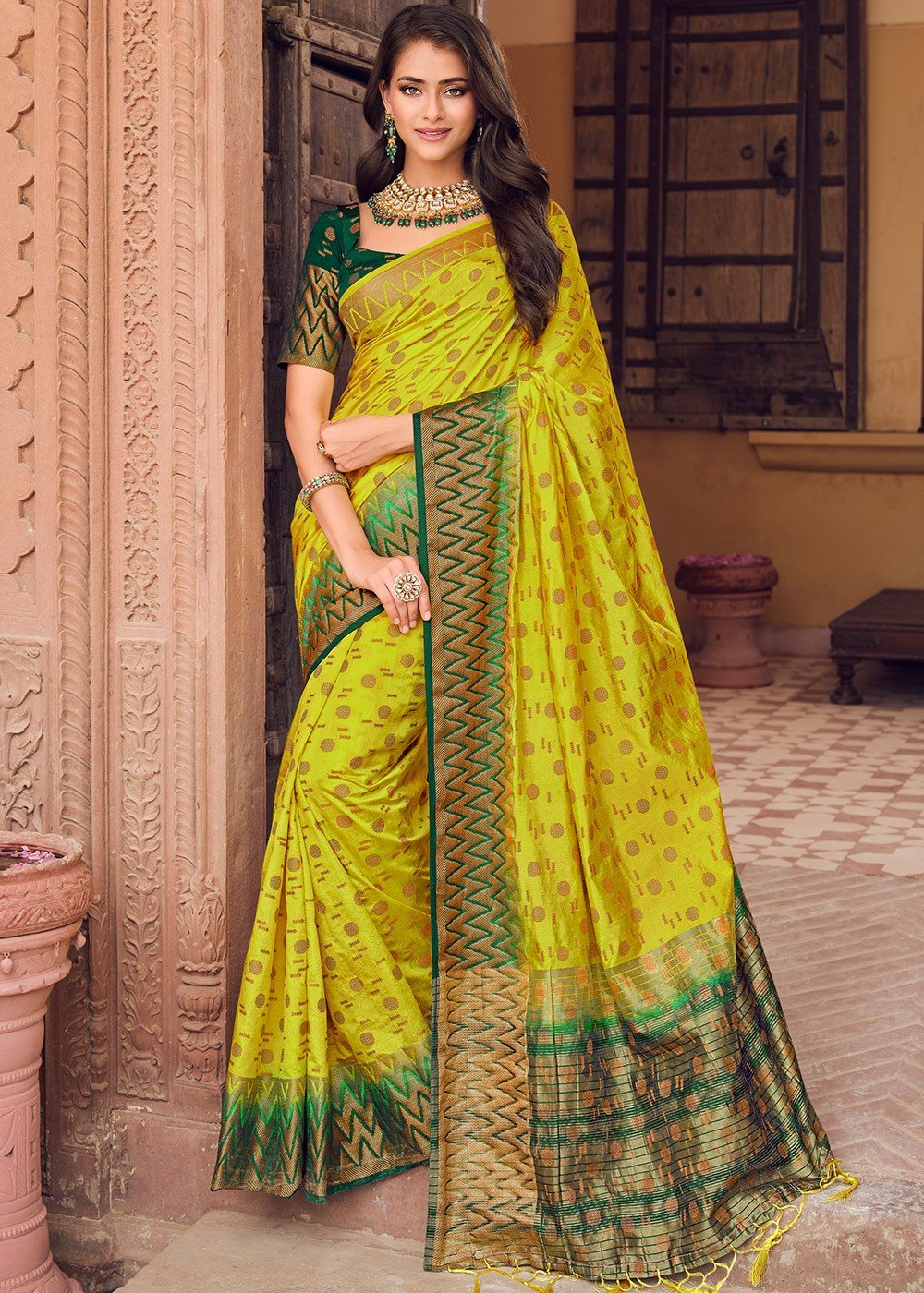 Yellow Color Bollywood Style Banarasi Silk Traditional Saree Bold and  Beautiful Saree With Weaving Silk Exclusive Indian Wedding Saree - Etsy  Finland