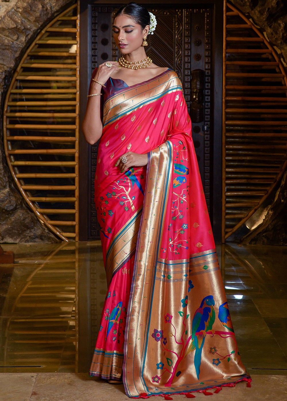 Buy VISHNU WEAVES Checked Woven Design Zari Pure Silk Paithani Saree -  Sarees for Women 25116398 | Myntra