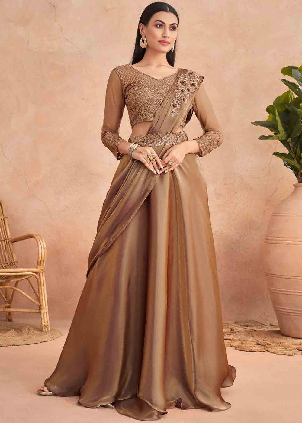 Lehenga Style Saree Draping: How to wear silk saree in lehenga style -  YouTube-cacanhphuclong.com.vn