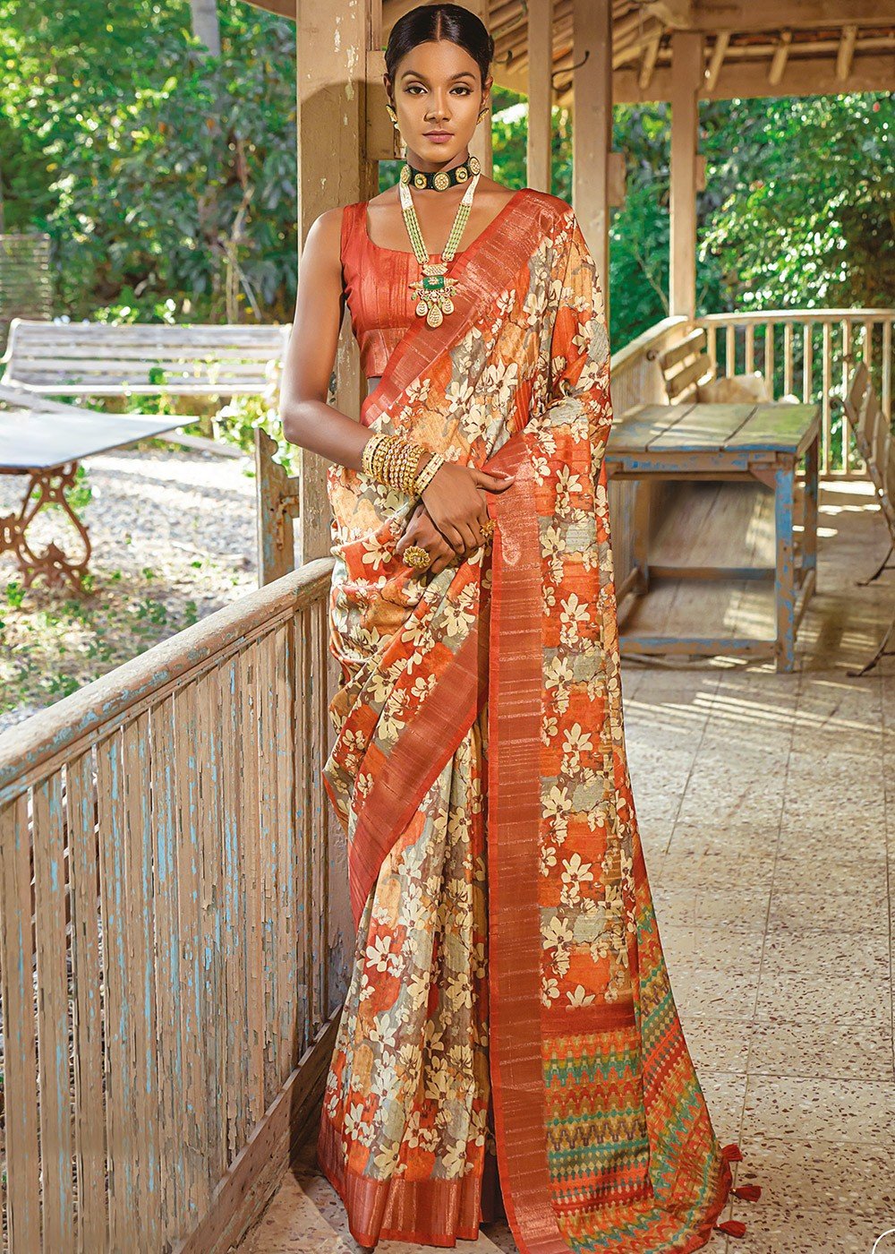 Does the golden colour blouse suit a gold and orange colour border saree? -  Quora