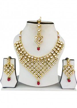 Pearl Magneta Kundan Stone Studded Necklace Set