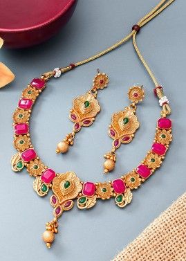Golden Alloy Based Kundan Necklace Set