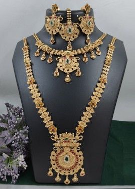 Golden Double Layered Necklace Set In Stone Studded