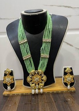 Green Necklace Set In Stone Work