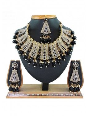 Black Stone Studded Necklace Set