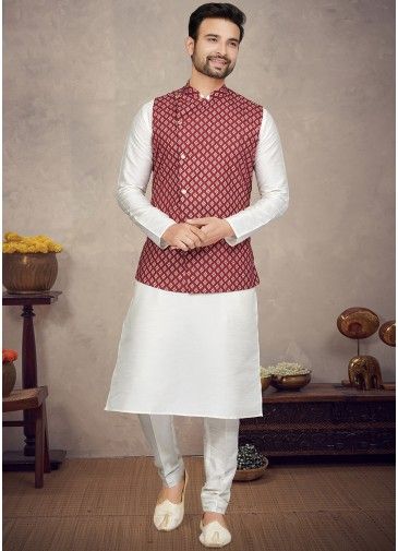 Readymade Off White Kurta Pajama & Printed Nehru Jacket
