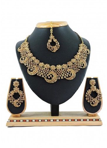 Golden Necklace Set With Studded Stone