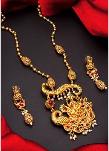 Golden Traditional Style Necklace Set