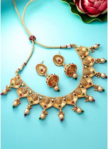 Golden Embossed Detailed Necklace Set