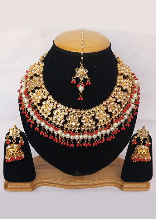 Red Alloy Based Kundan Necklace Set