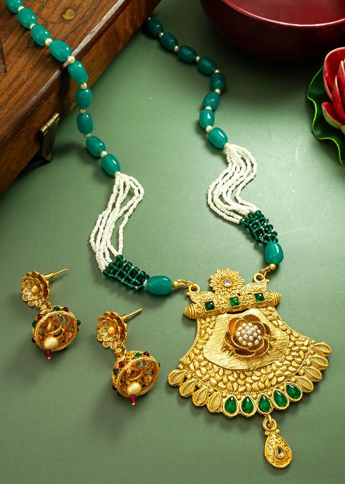 Green Stone Studded Necklace Set