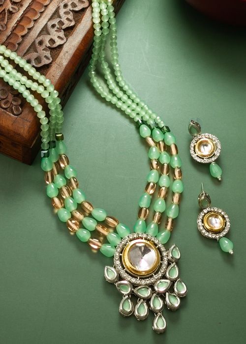 Green Kundan Studded Necklace Set
