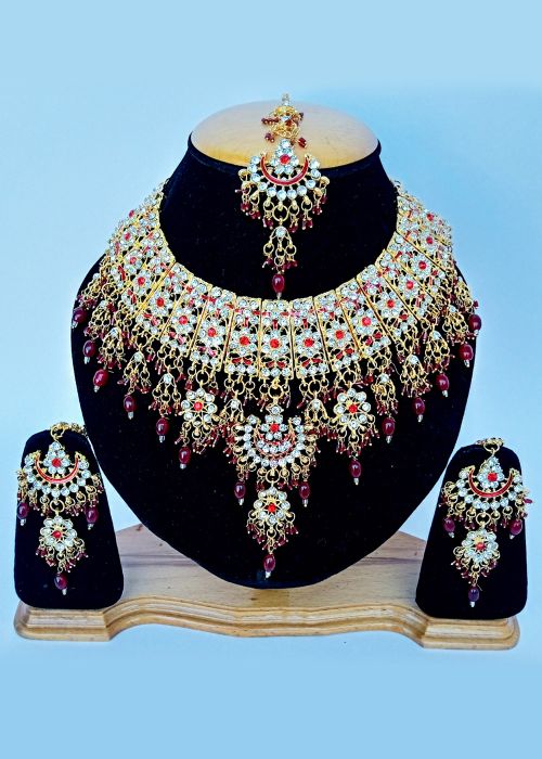 Red Stone Studded Necklace Set