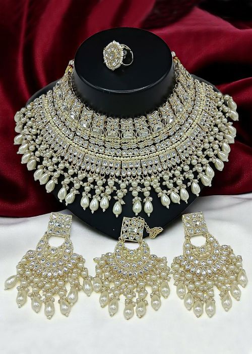 White Beaded Alloy Based Necklace Set