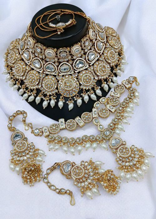 White Alloy Based Kundan Studded Necklace Set