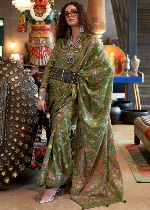 Green Viscose Saree With Floral Print Blouse