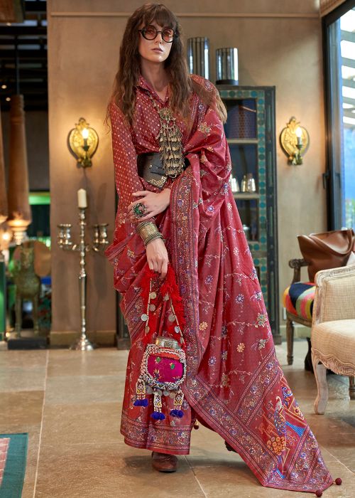 Maroon Viscose Saree With Floral Print Highlights