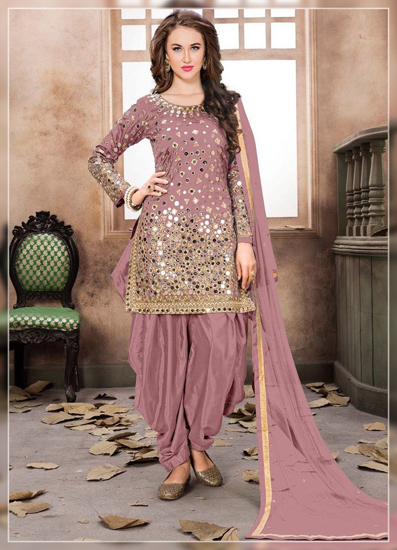 Plus Size Style Ideas for Women in Indian Wear